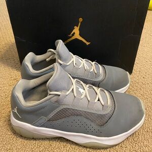 Kids Air Jordan CMFT (low), size 6Y